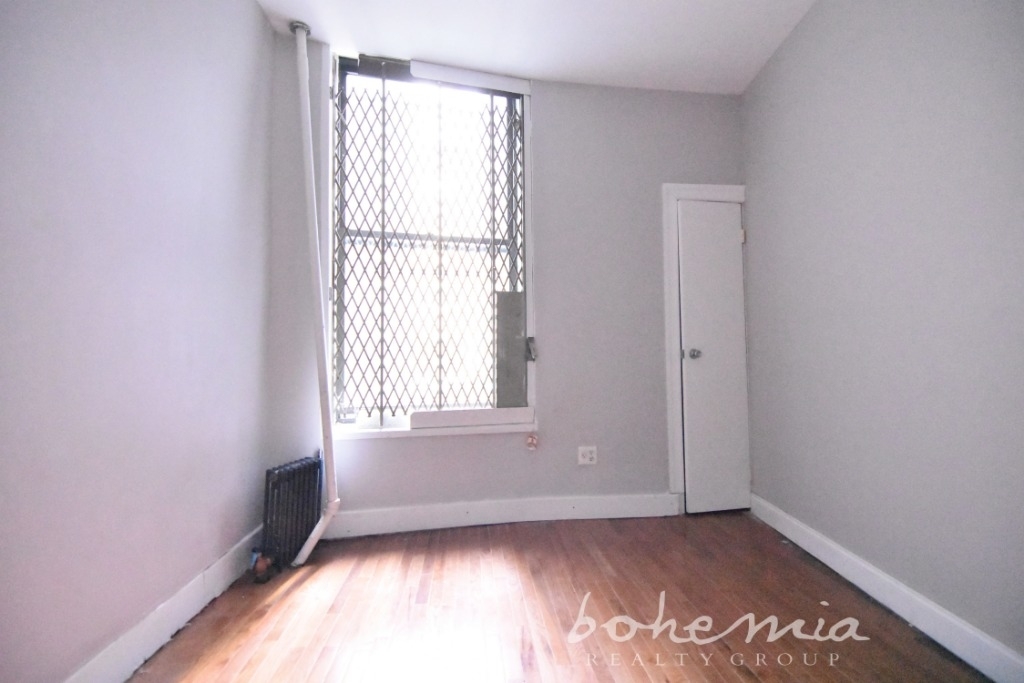 220 West 116th Street - Photo 4