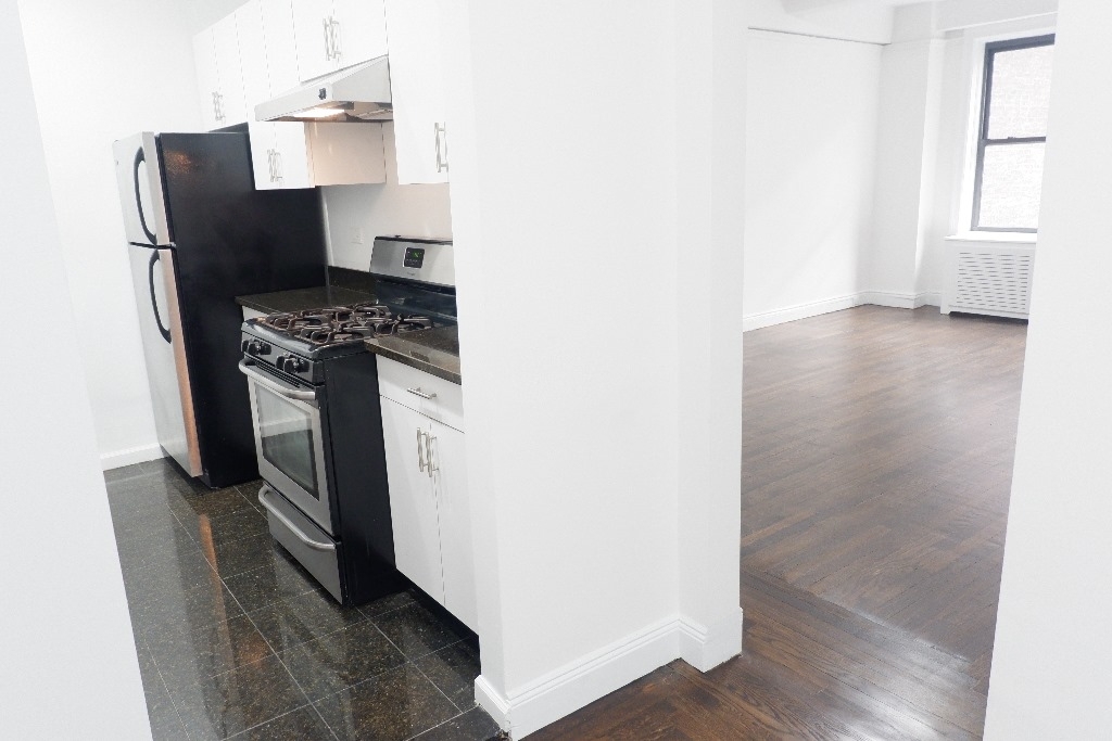 145 West 55th Street - Photo 11