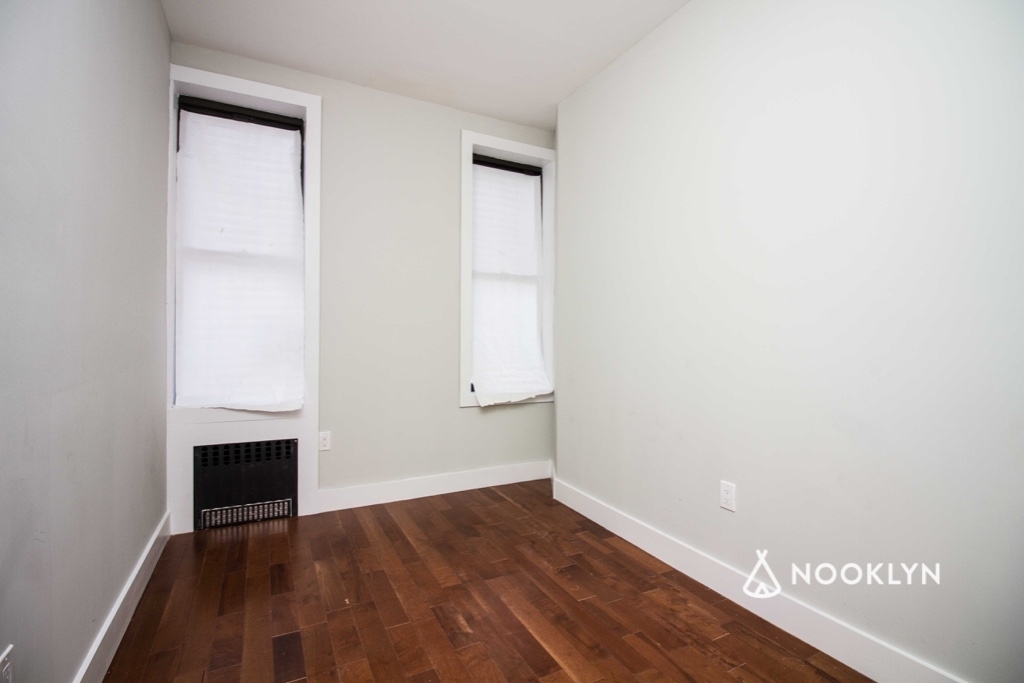 640 Kosciuszko St - Photo 3