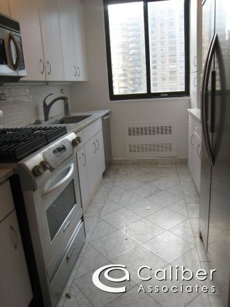 East 44th Street - Photo 1