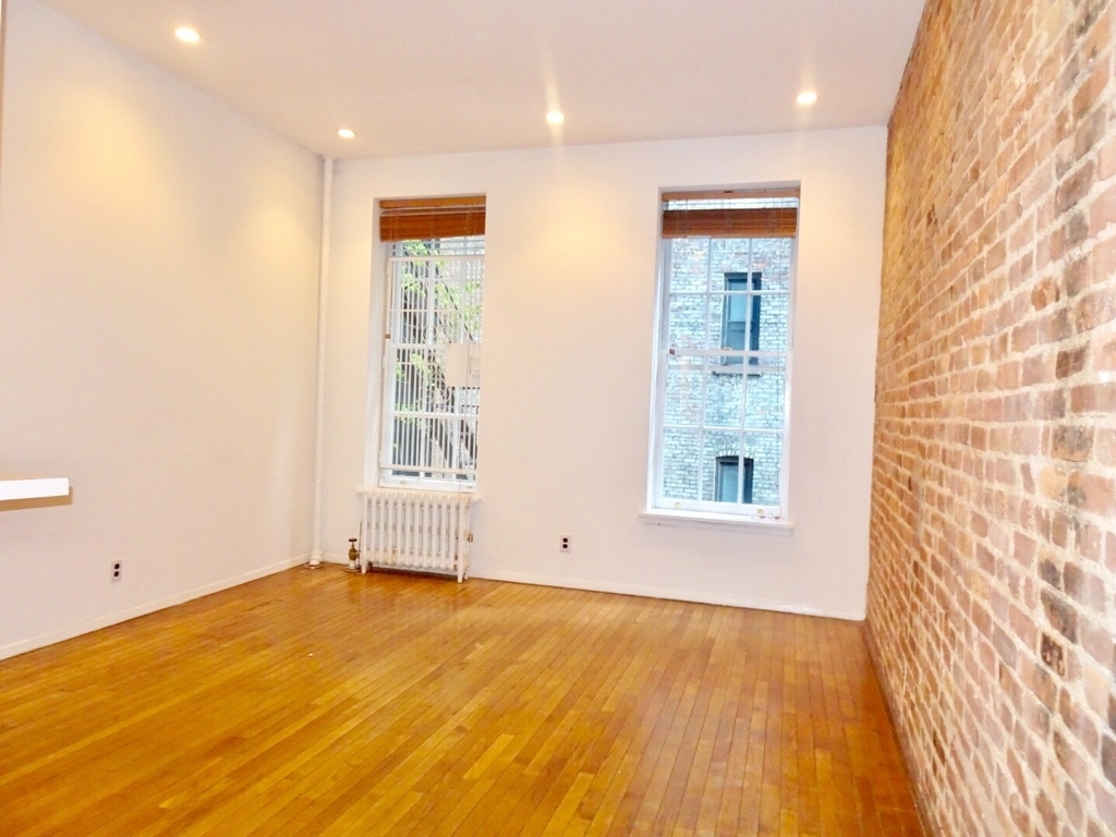 322 east 81th - Photo 2