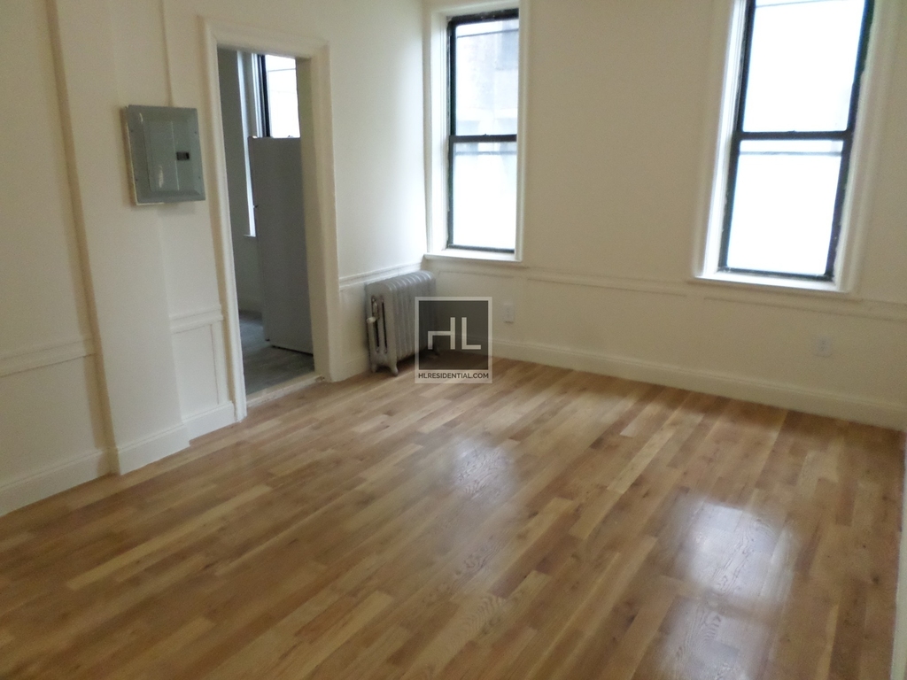 89 Avenue - Photo 2