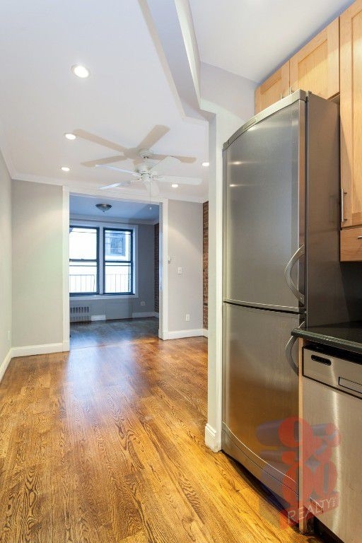 209 E 25th - Photo 1