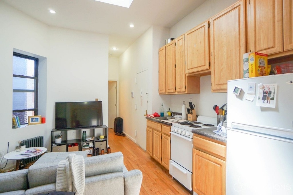 136 East 28th Street - Photo 3