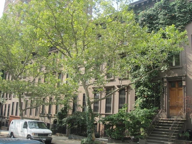 East 78th St & York Ave - Photo 6