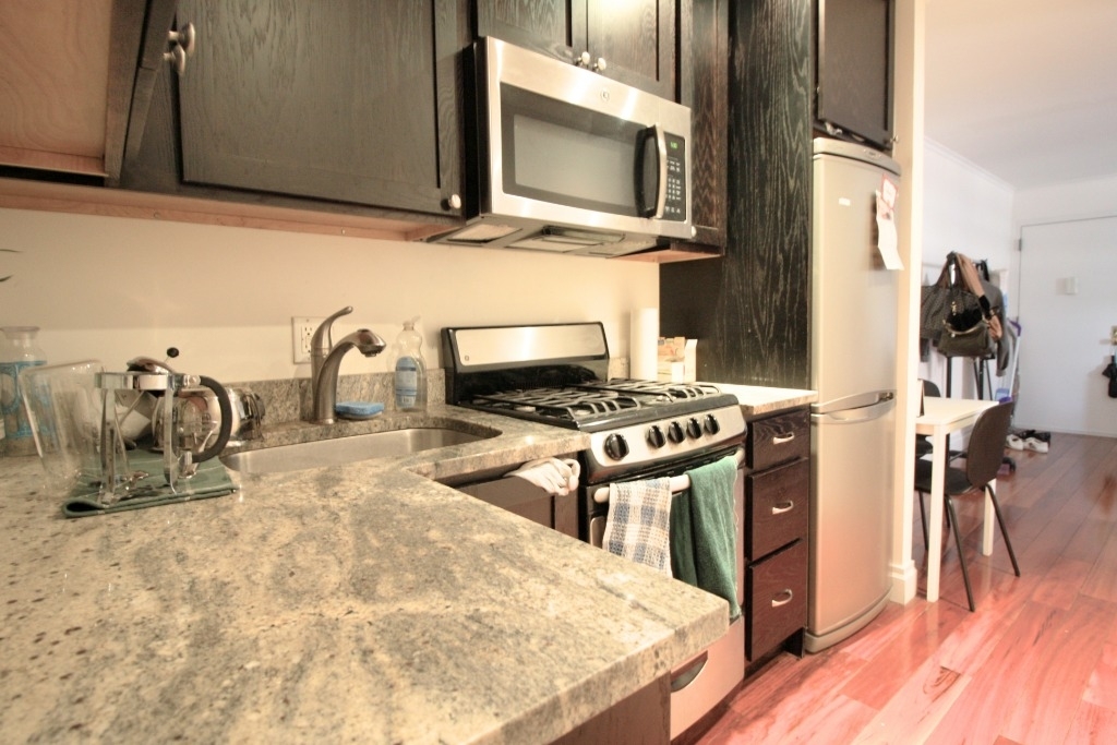 340 East 90th Street - Photo 2