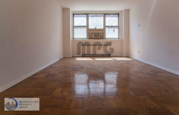 240 east 35th street - Photo 2