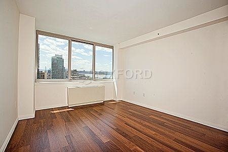 10th Avenue - Photo 1