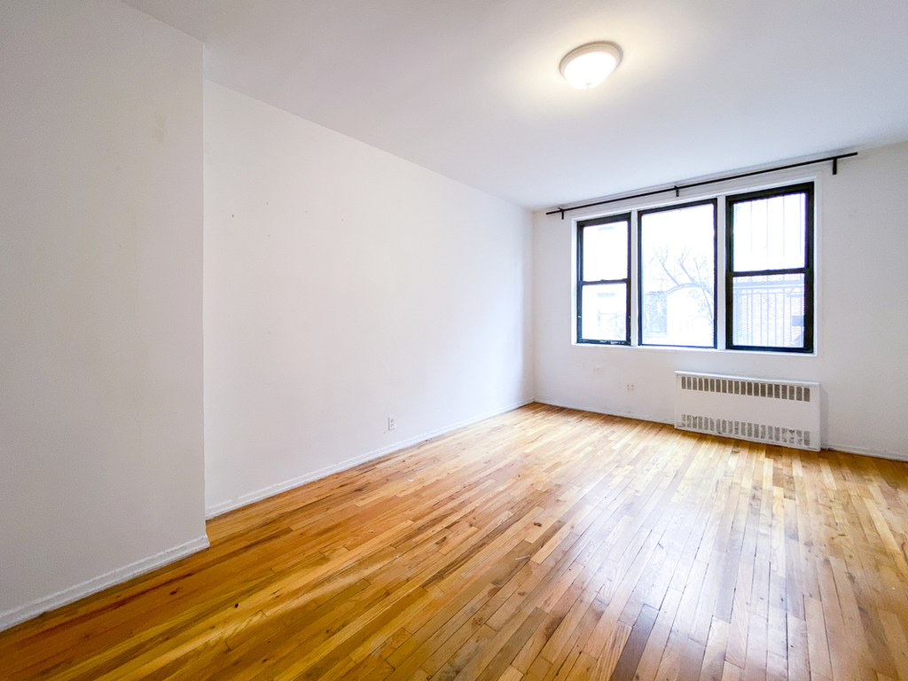  515 East 6th Street - Photo 0