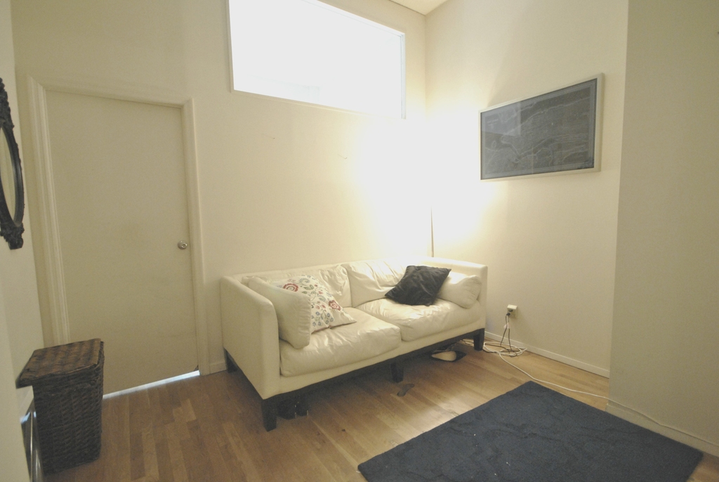 89 Bleecker St - Photo 2