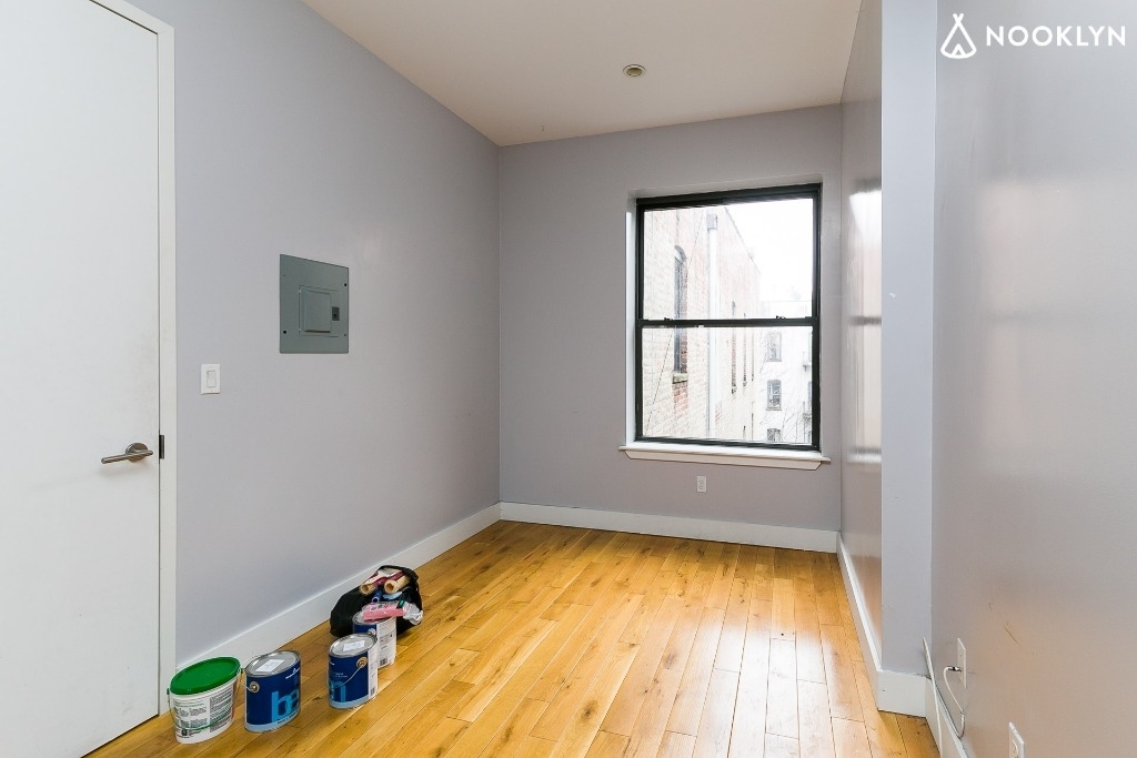 1020 Park Pl  - Photo 1