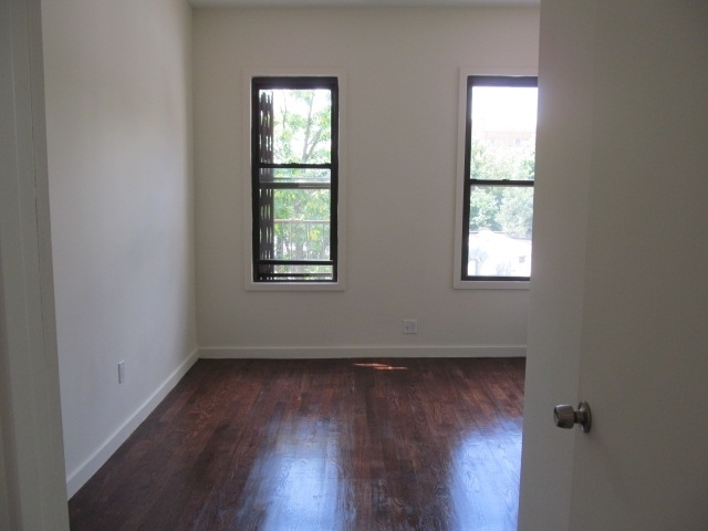 886 Franklin Ave  - Photo 1