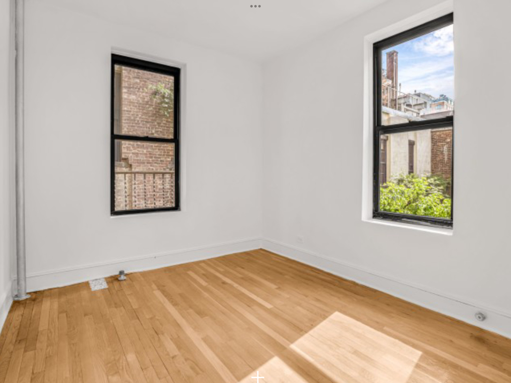 211 East 10th Street - Photo 7