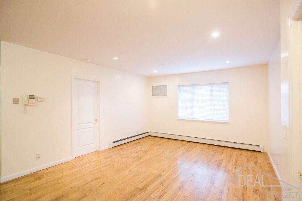 565 Warren Street - Photo 6