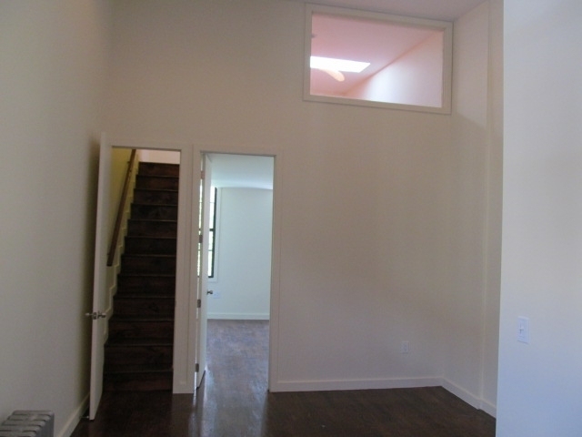 886 Franklin ave - Photo 2