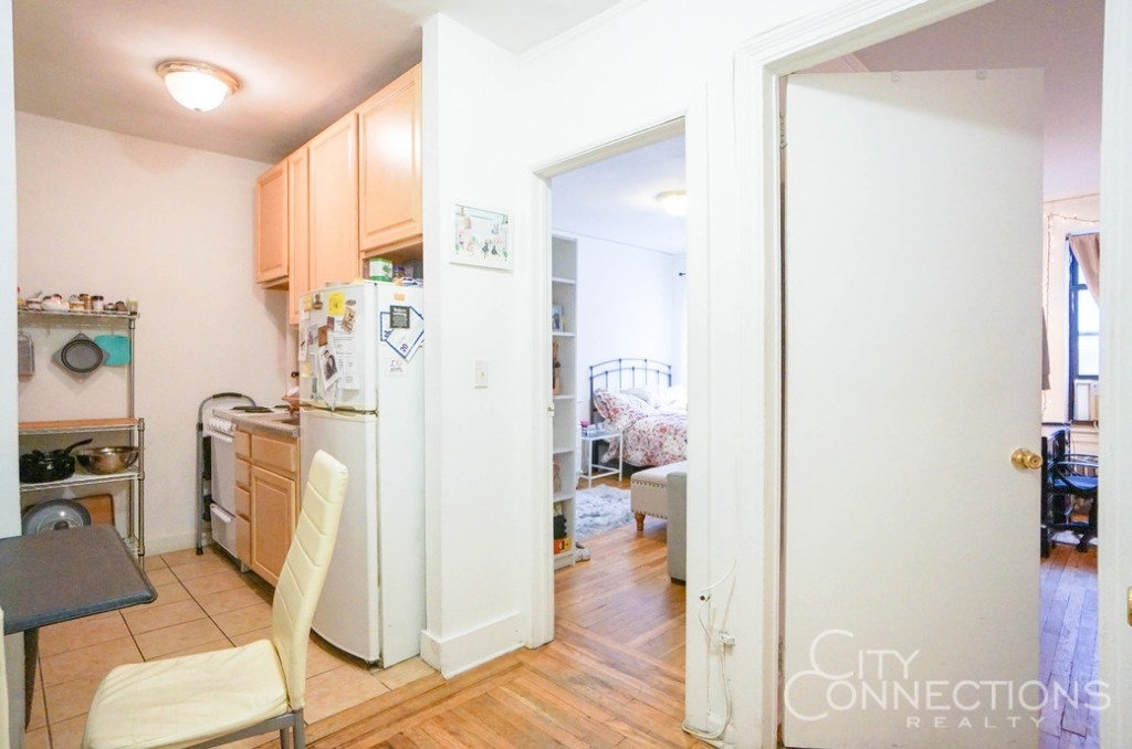 344 East 6th Street - Photo 4