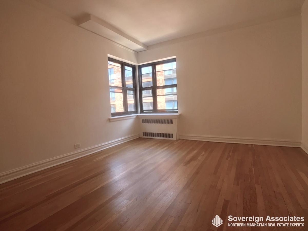 3240 Henry Hudson Parkway East - Photo 4