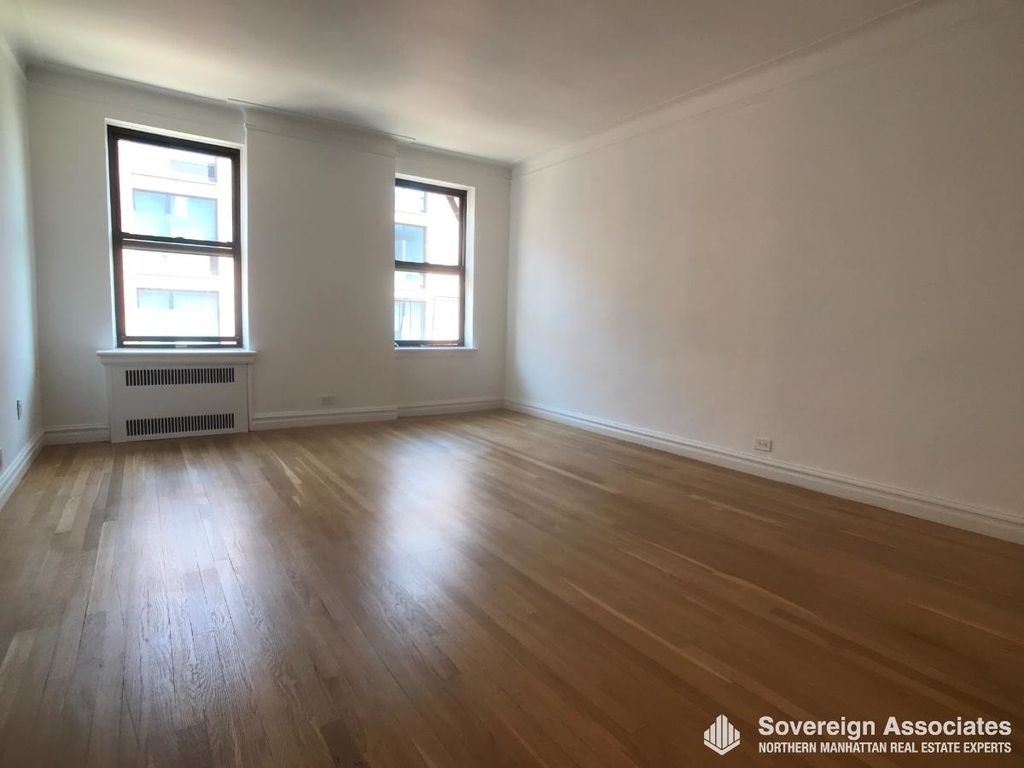 3240 Henry Hudson Parkway East - Photo 0