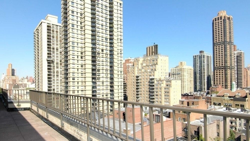 East 80th Street - Photo 1