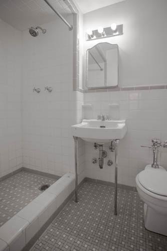 314 East 30th Street - Photo 7