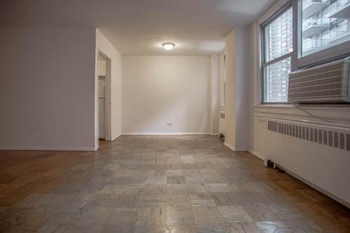 314 East 30th Street - Photo 2