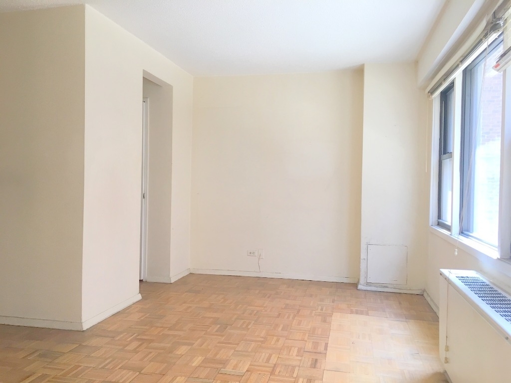 520 East 81 - Photo 3