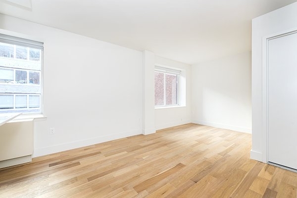 EAST 10TH STREET, Low Fee - Photo 2