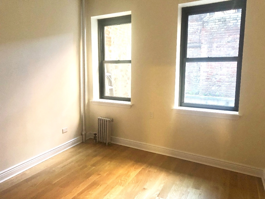 212 Grand Street - Photo 2