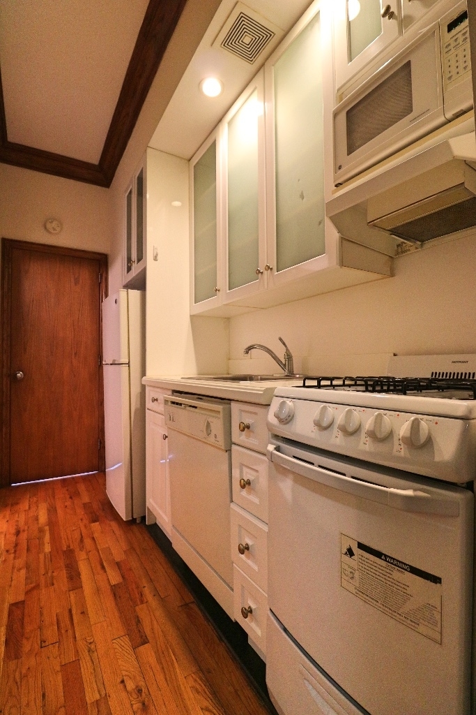 333 East 84th Street - Photo 1