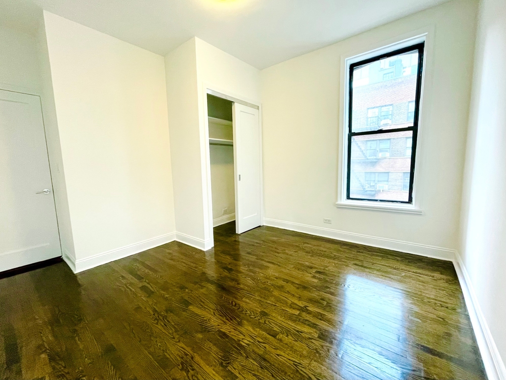 161 East 55th Street - Photo 4