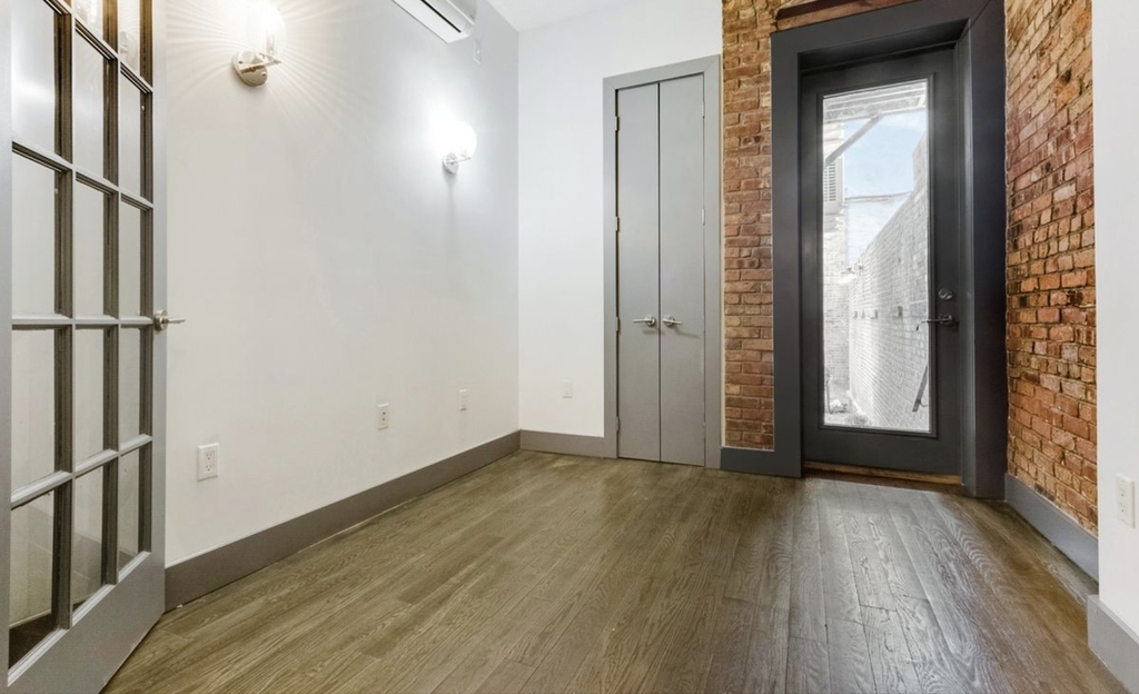 71 Stuyvesant Avenue - Photo 1