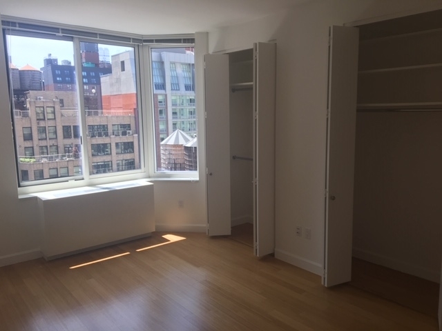 320 West 38th - Photo 7