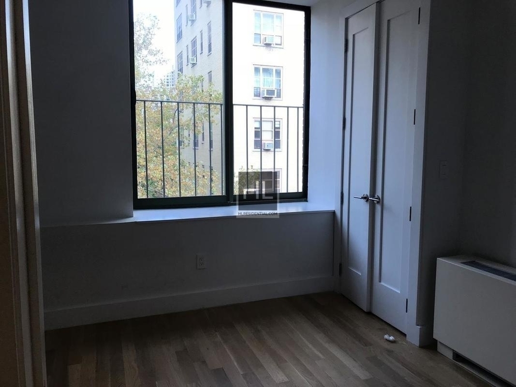 220 East 22 Street - Photo 2