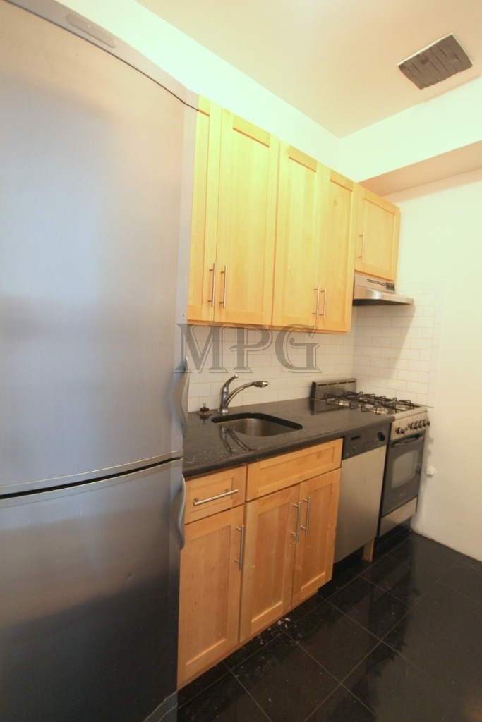 51 east 74th street  - Photo 1