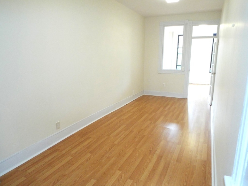 901 Wyckoff Avenue - Photo 1