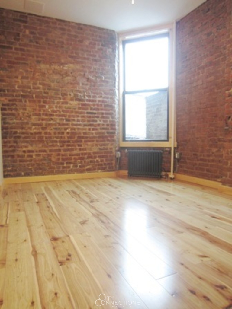 103 Macdougal St - Photo 1