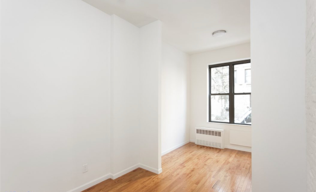 206 East 25th Street - Photo 4