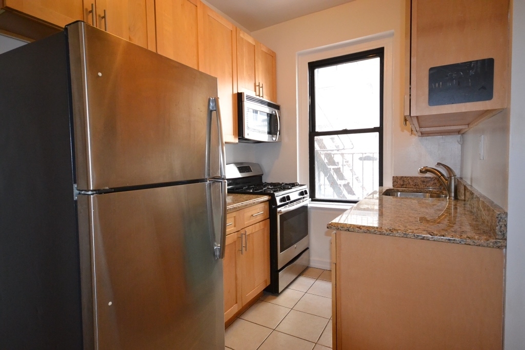 33rd Street & Ditmars Blvd, Astoria, NY 11105 - Photo 2