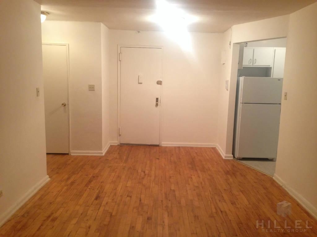 83-09 Brevoort St. - Photo 4