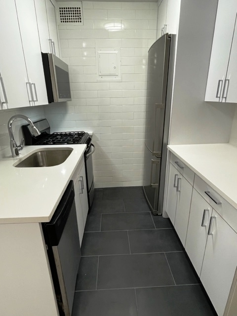 East 88 Street - Photo 5