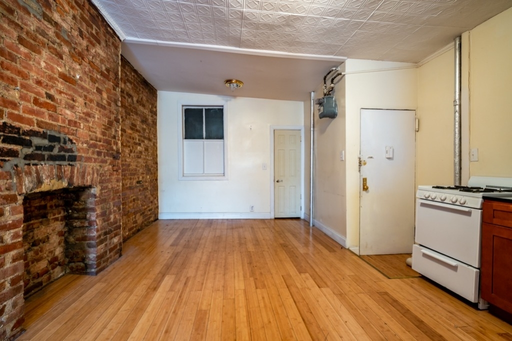 189 Bedford Ave, Brooklyn - Photo 4