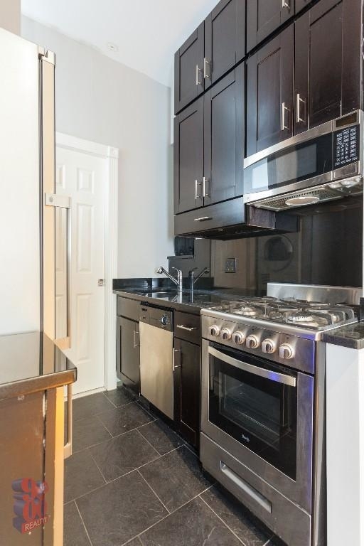 219 E 28th - Photo 3