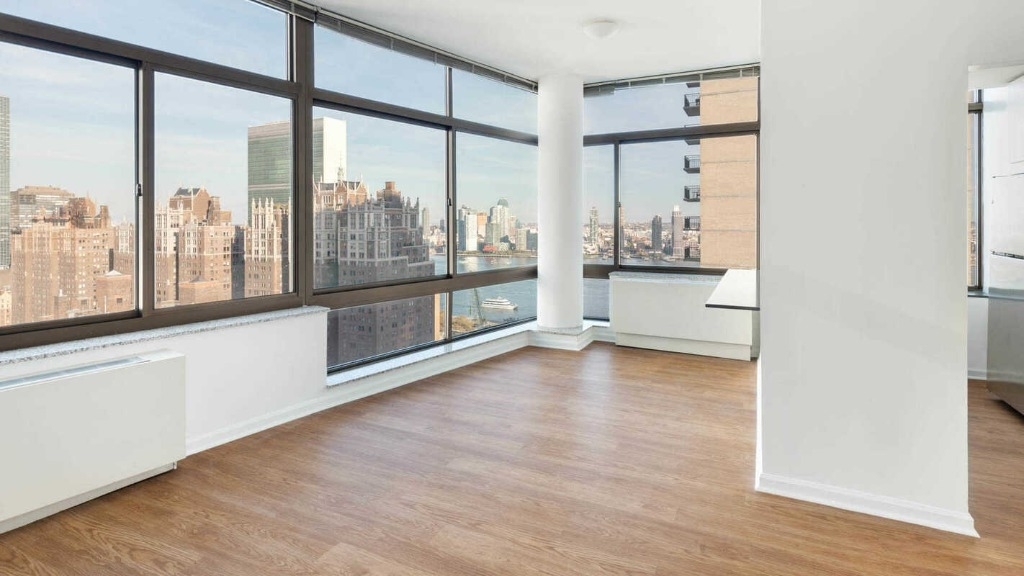 300 East 39th street  - Photo 0