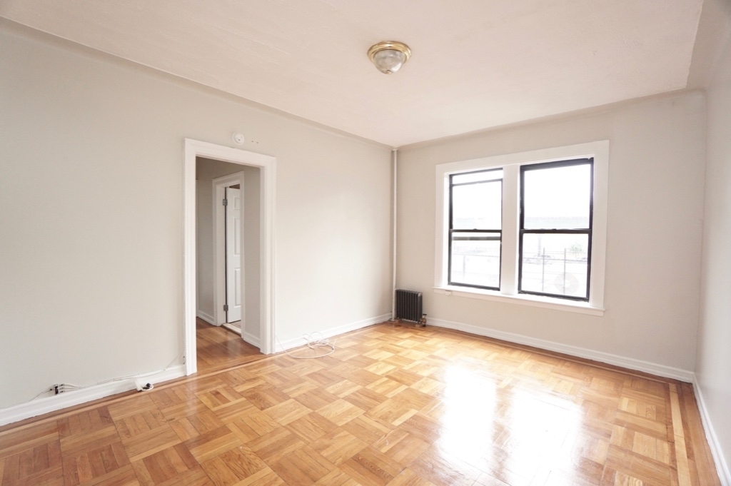 509 W 212 Street - Photo 0