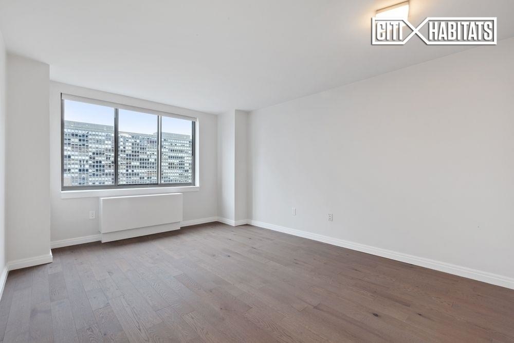 380 East 33rd Street - Photo 2