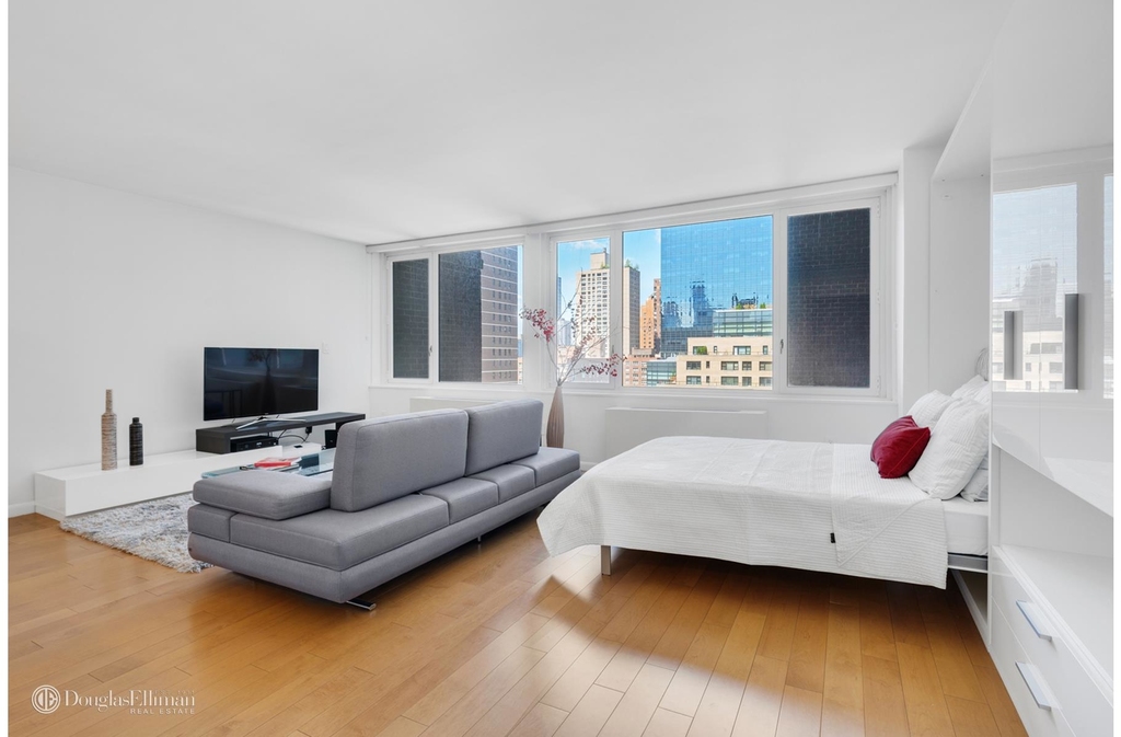 322 West 57th St - Photo 1