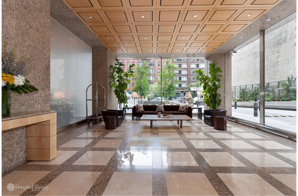 322 West 57th St - Photo 9