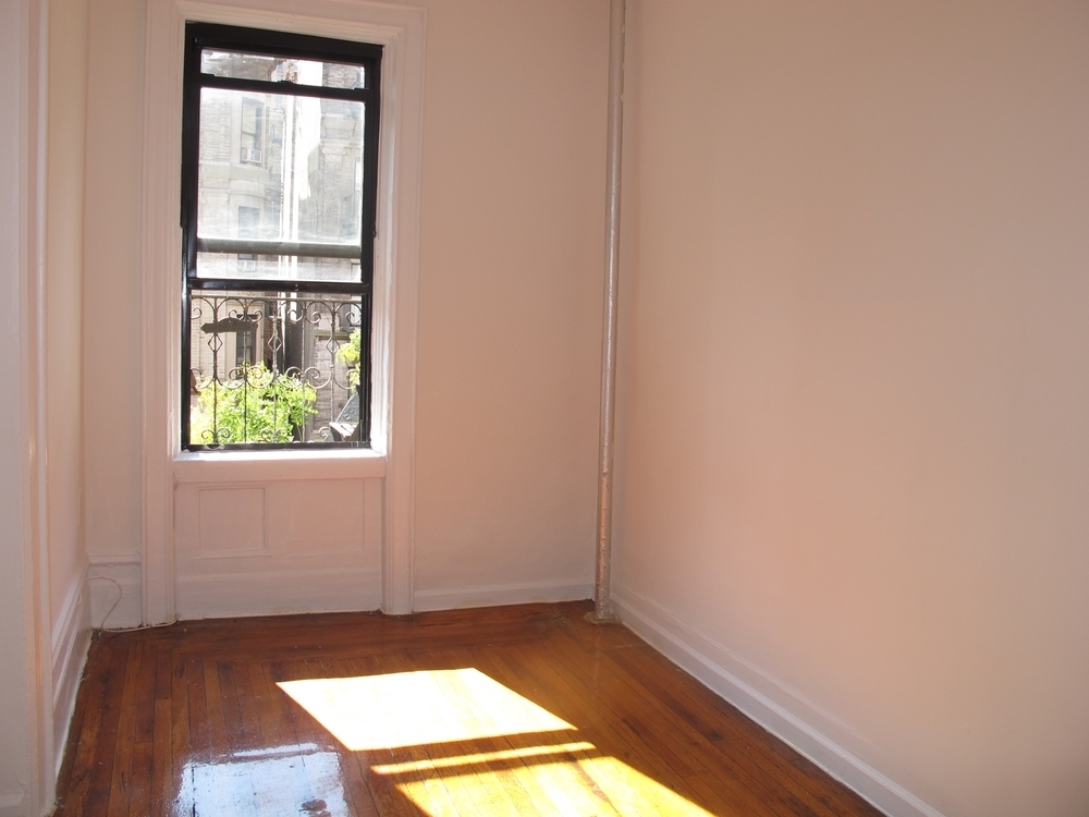 3139 Broadway - Photo 1