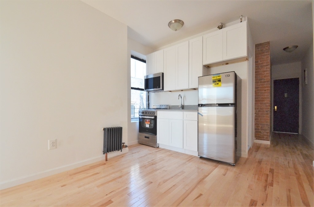 1484 Amsterdam Avenue - Photo 2