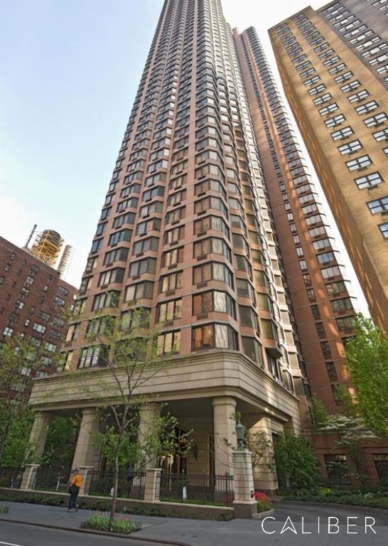 East 39th Street - Photo 1